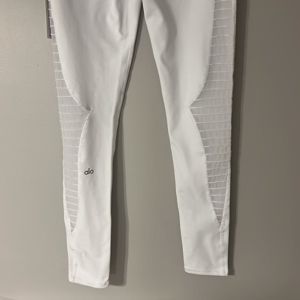 ALO YOGA LEGGINGS NEW! NEVER WORN NWT - Picture 2 of 6